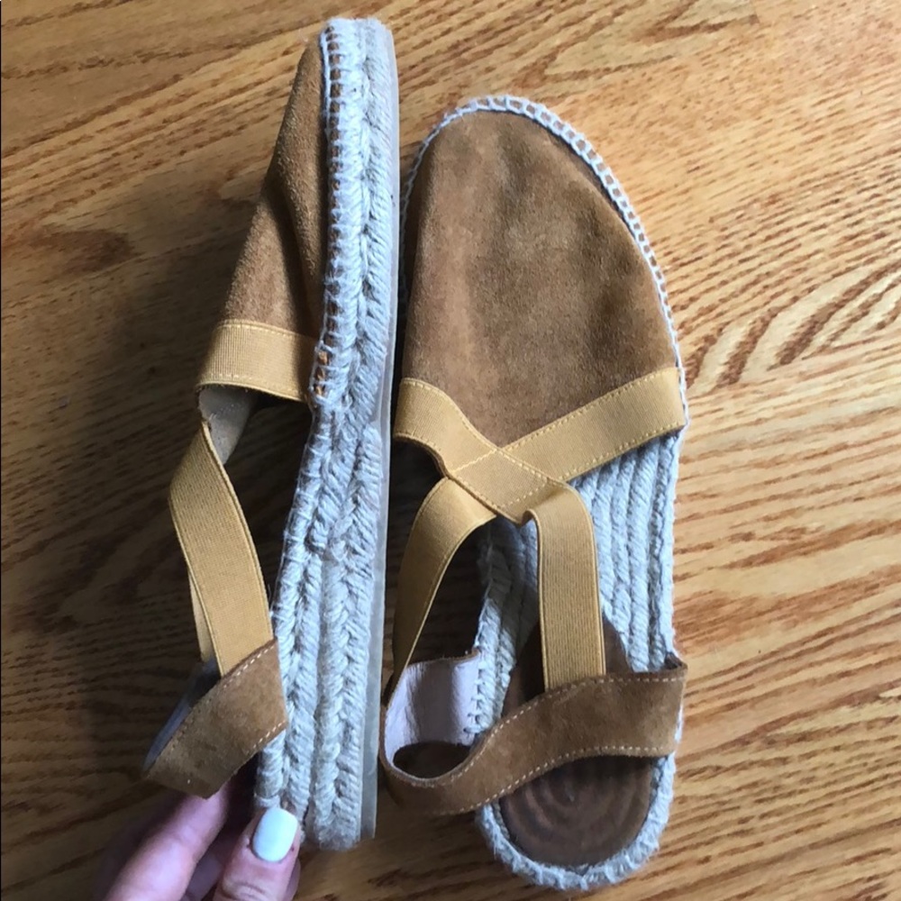 Spanish espadrille sandal